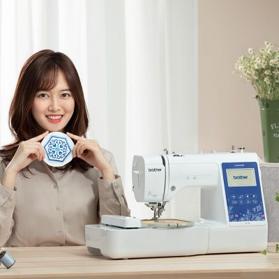Máy thêu Brother NV180